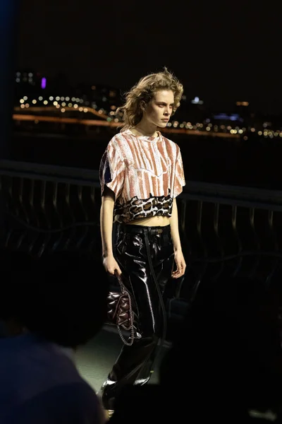 Look 5